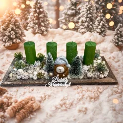 Karácsonyi asztaldísz, adventi gyertyával, capibara figura