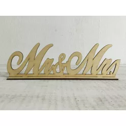   Natúr fa - "Mr & Mrs" írott felirat talppal  30cm
