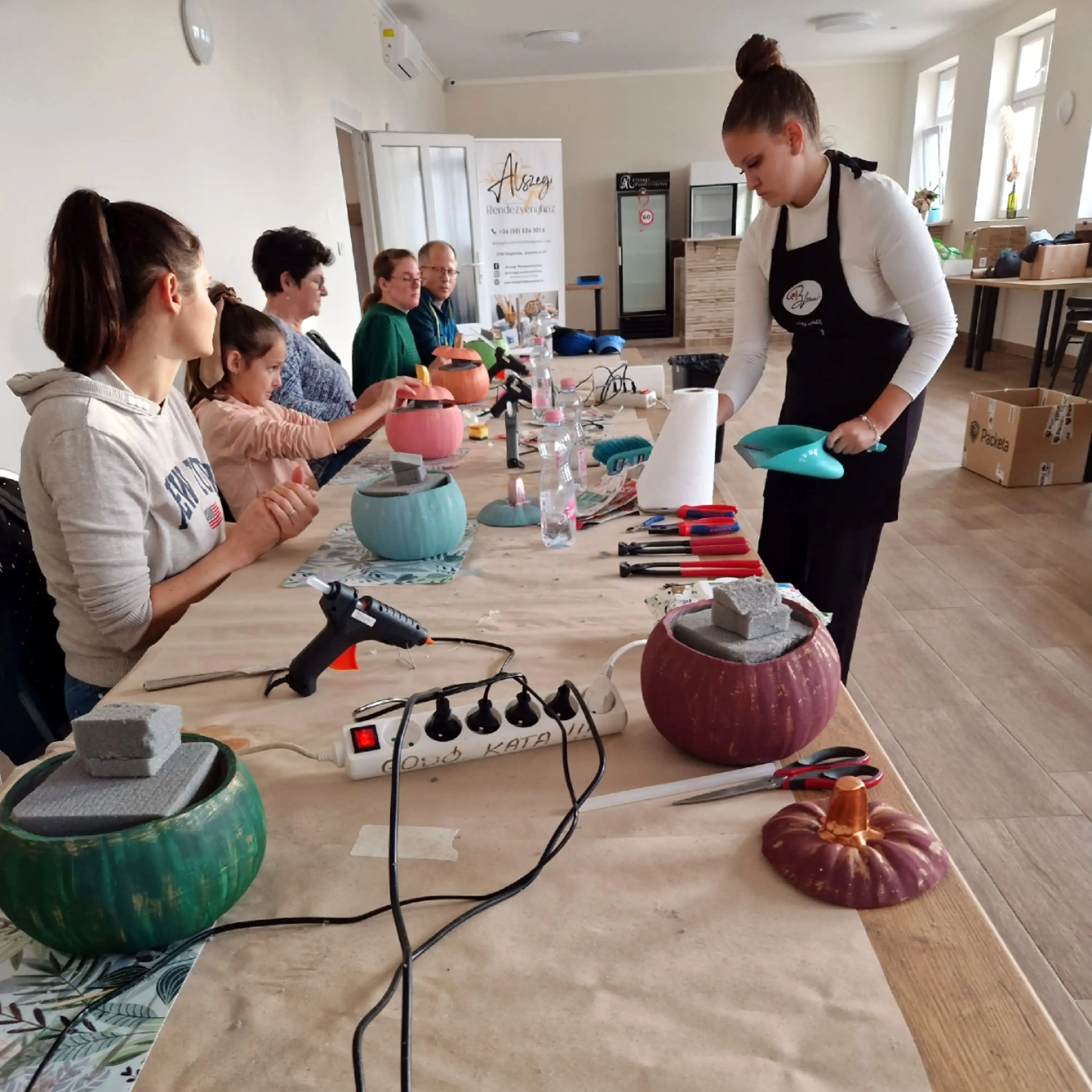 papírtökök külselye elkészült, most jön a bélés