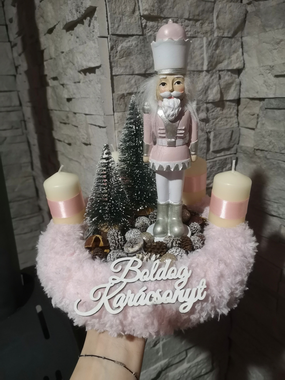 BOLDOG KARÁCSONYT FEHÉR KÖZEPES FELIRAT 4,5X10CM
