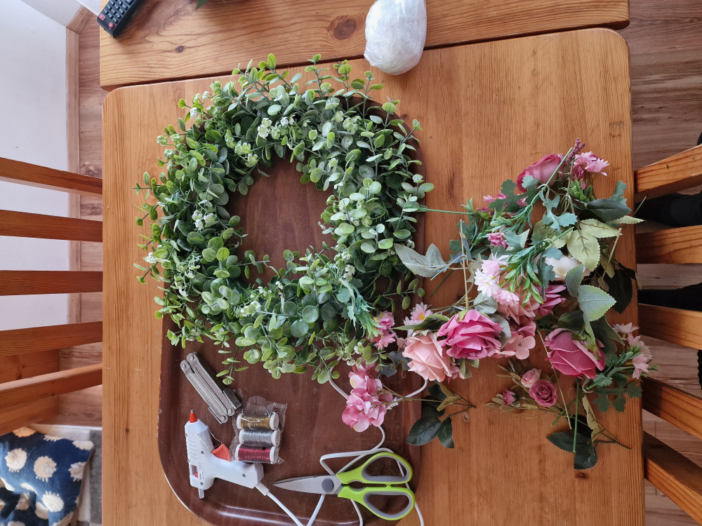 Mesebeli Rózsás Koszorú –Csináld Magad Csomag (45 cm)
