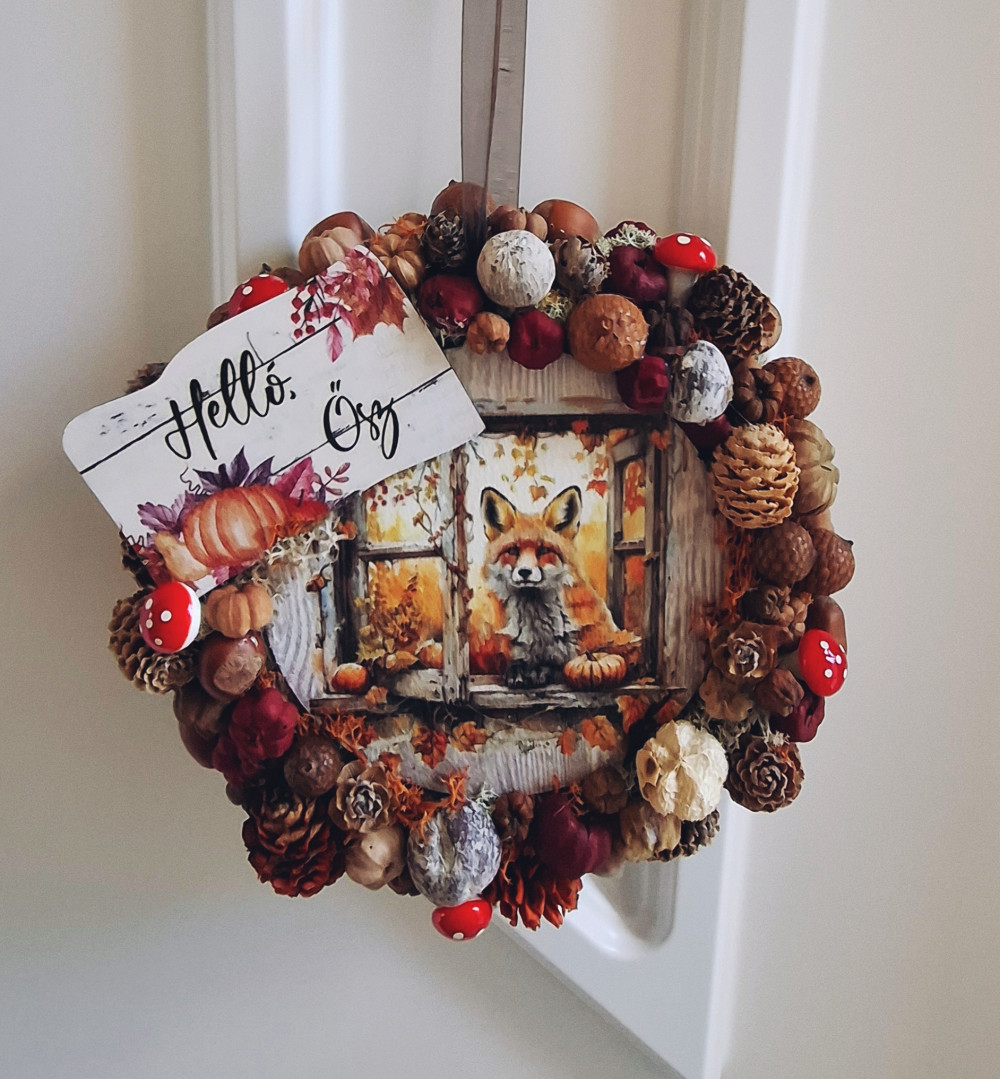   Őszi Ablakon Kukucskáló Róka – DIY Csináld Magad Ajtódísz (15 vagy 20 cm)
