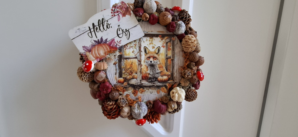   Őszi Ablakon Kukucskáló Róka – DIY Csináld Magad Ajtódísz (15 vagy 20 cm)
