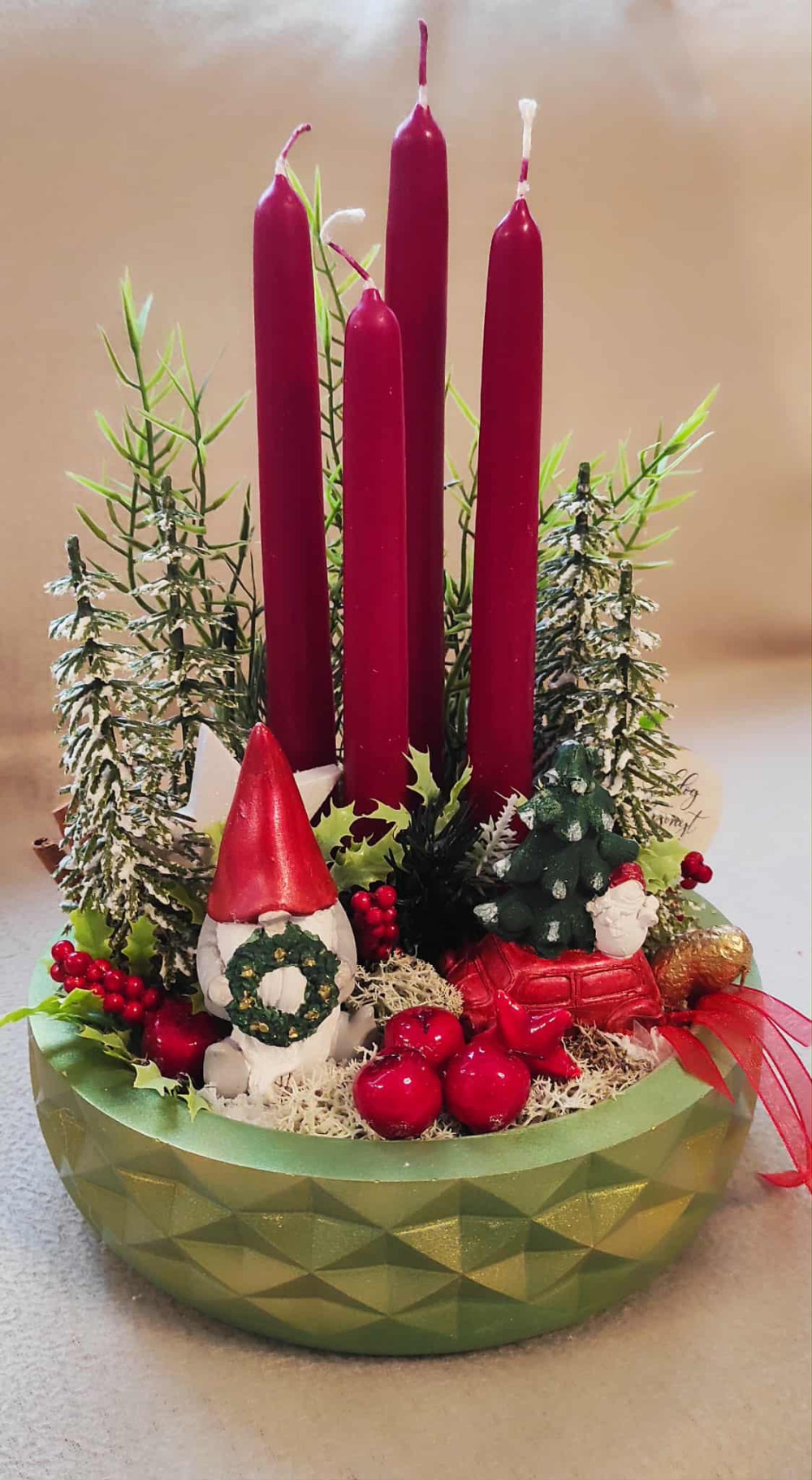   Karácsonyi asztaldísz DIY – Erdei manós „Boldog Karácsonyt” dísz (20 cm)
